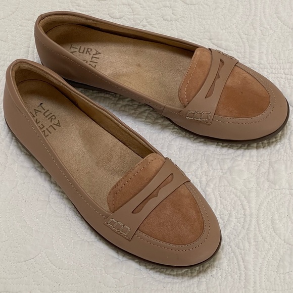 Naturalizer Finley Tan Penny Loafer Flats Sz 8 Suede Leather Round Toe Comfort - Picture 4 of 9